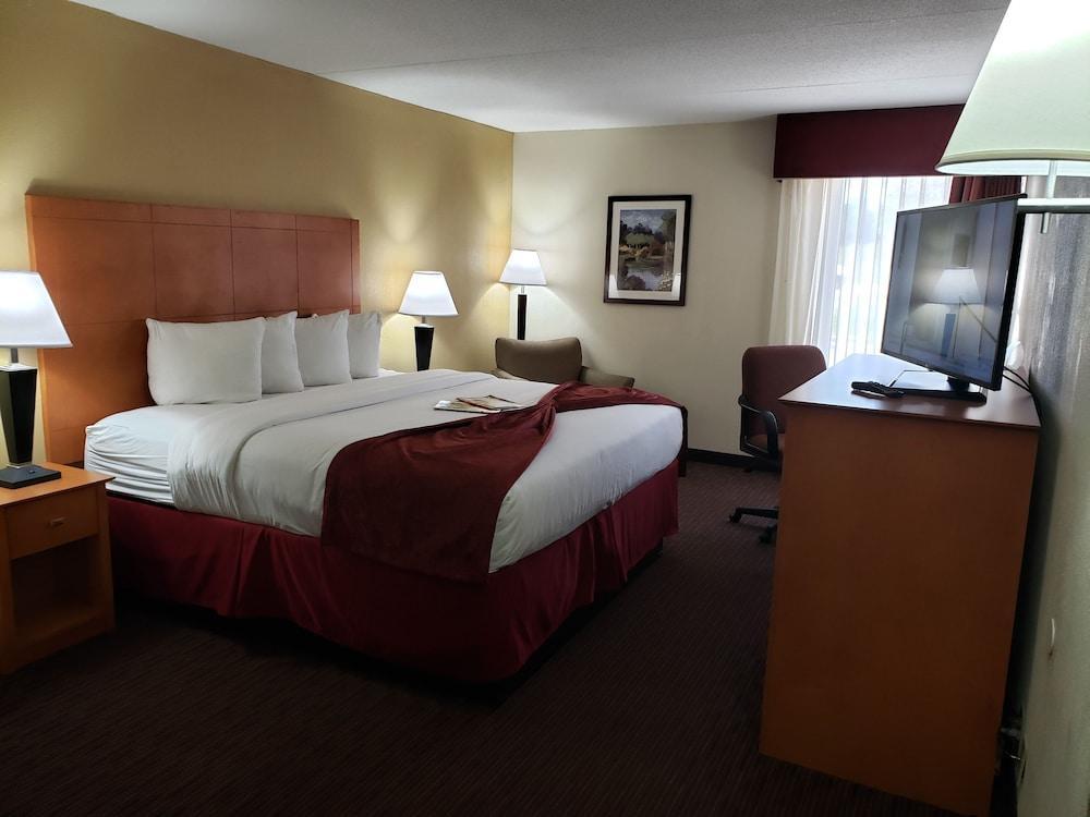 Отель Baymont By Wyndham Southfield/Detroit Экстерьер фото